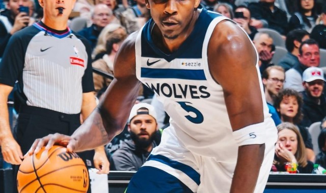 开云登录入口地址-努尔基奇三双乔治爆砍43分，华子38+8+3难救主，爵士复仇森林狼