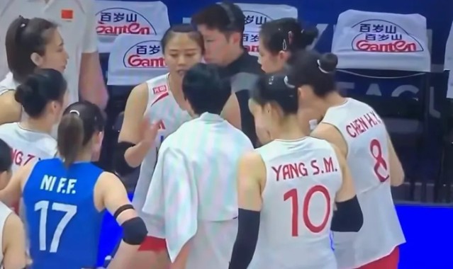 开云登录入口地址-暂停指点全队与主帅思路相左！龚翔宇尽显执教功底，她比赵勇靠谱|中国女排|泰国女排|张晨|女排|队员_新浪体育_新浪新闻