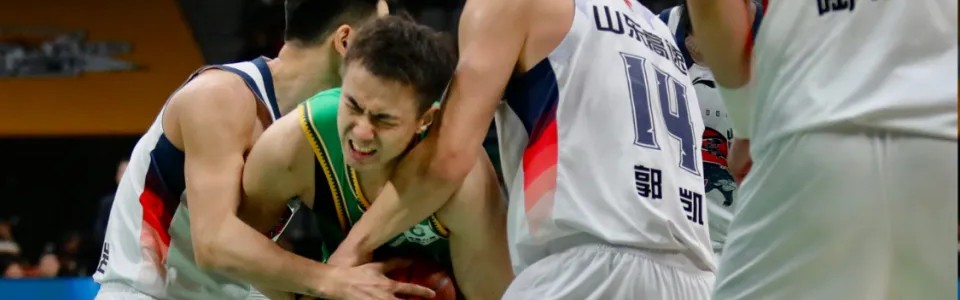 开云电子-又是3连败！8胜10负杨鸣陷入危机，辽蜜暴怒：每年去欧洲考察些啥